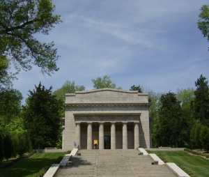 Lincoln Birthplace Monument May 2008
